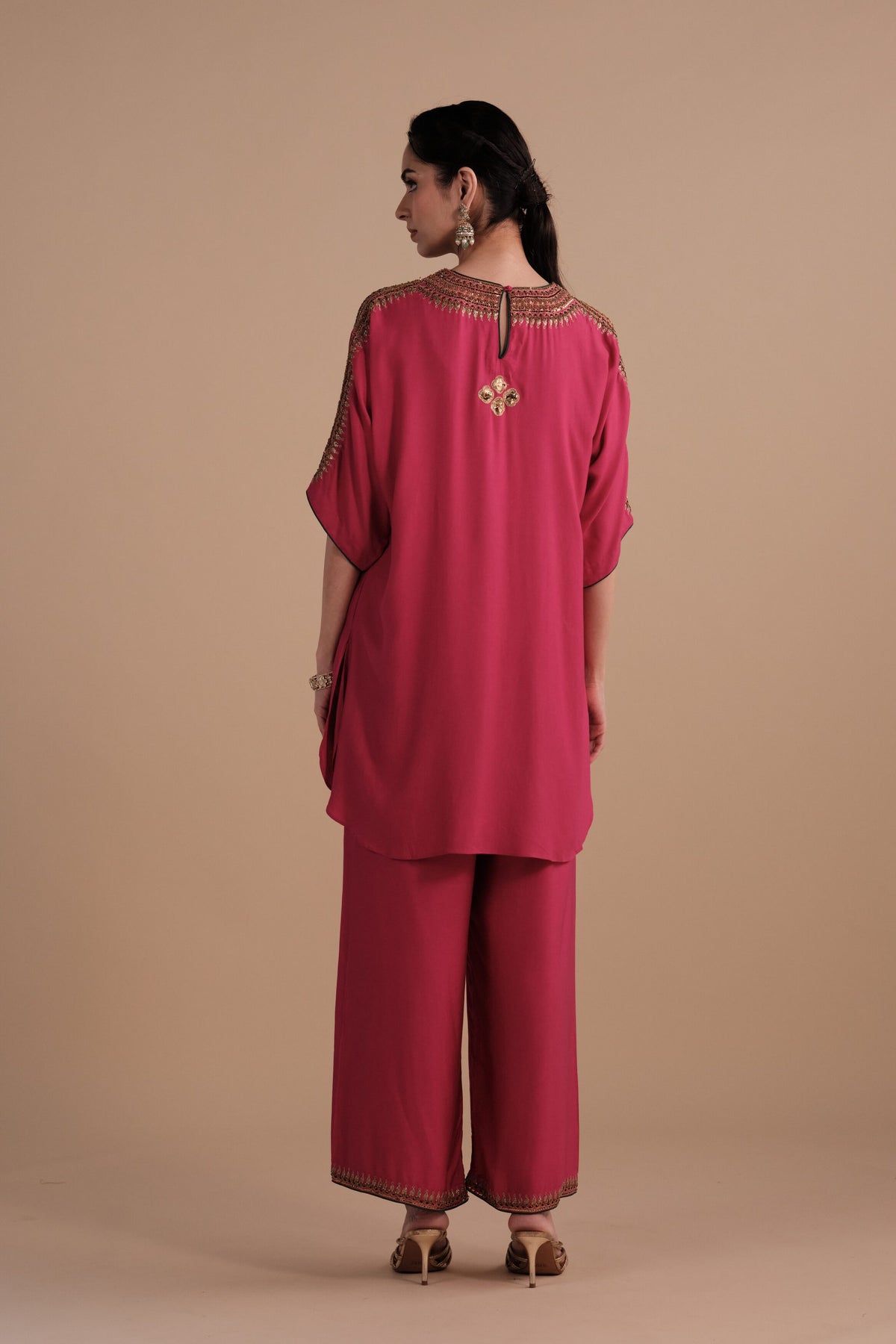 Itrah Set in Rani Pink