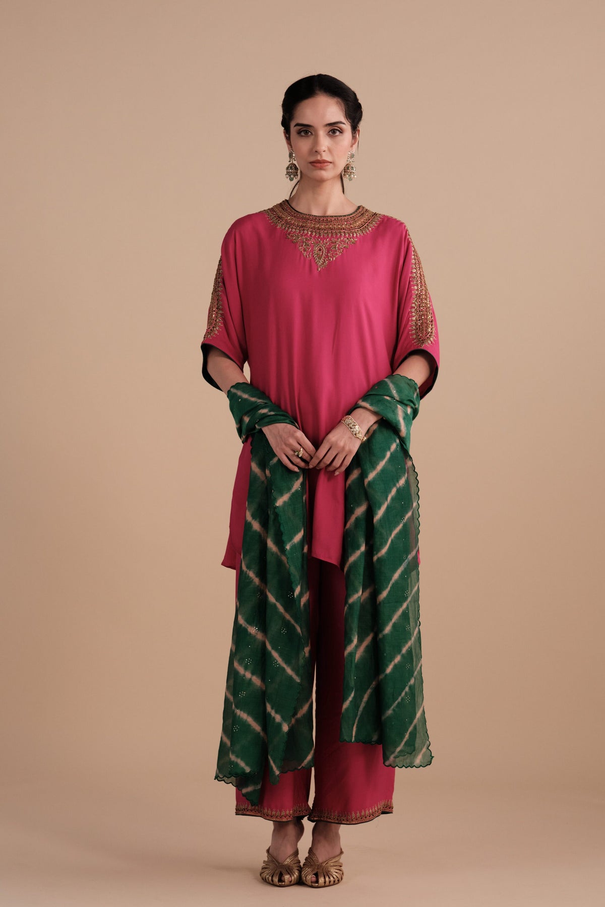 Itrah Set in Rani Pink